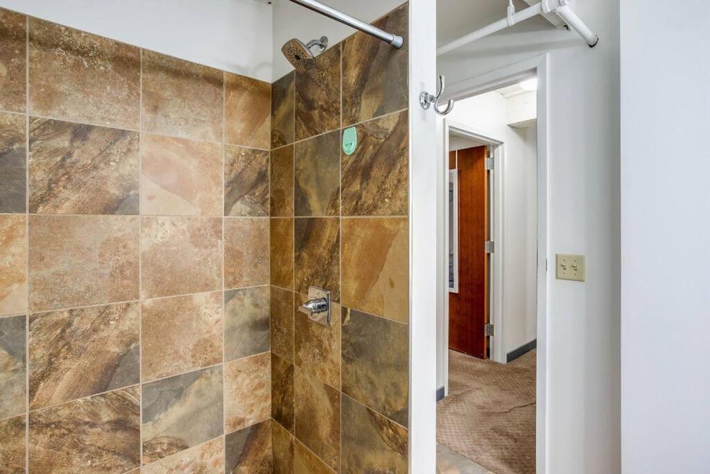 Apartament Centric Modern Loft W/ King Beds Rochester Zewnętrze zdjęcie